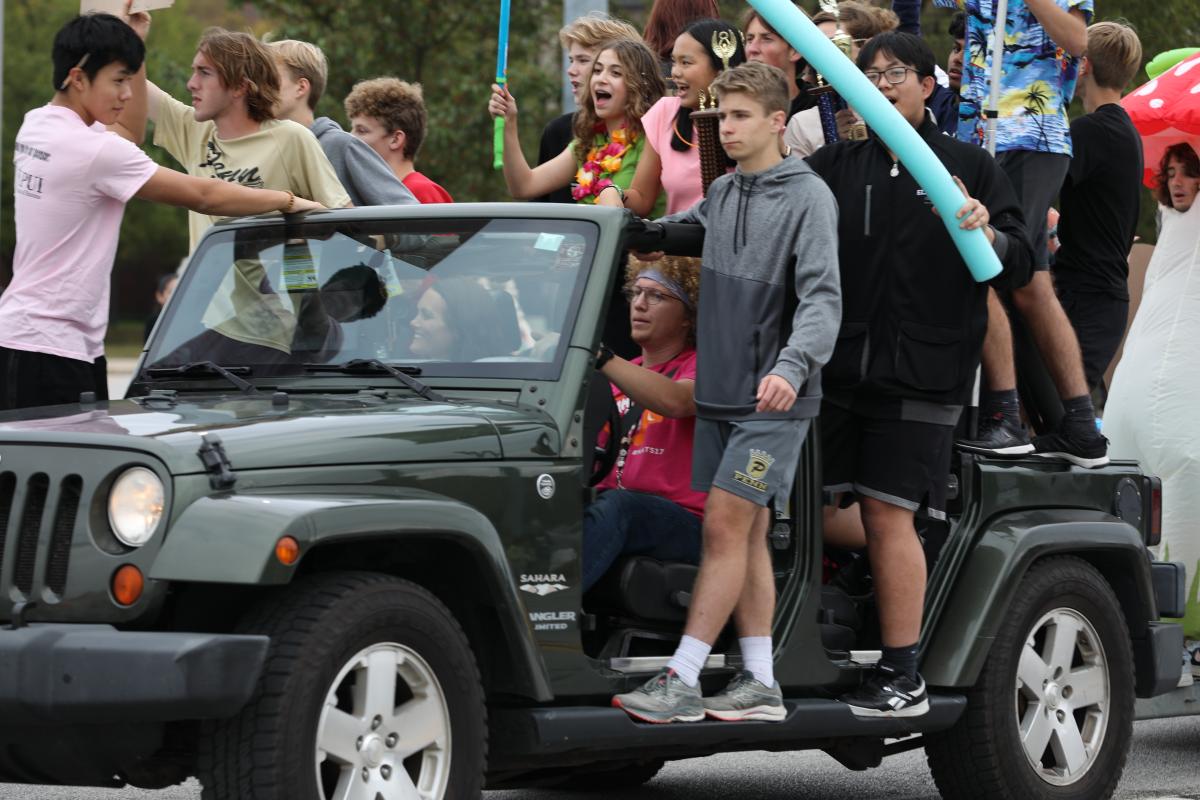 Speech & Debate float in 2024 Penn Homecoming Parade