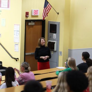 Superintendent Dr. Heather Short stopped by @pennpride365  Student-Athlete Leadership Council 9SALC) meeting this week to share some thoughts on how students can be good leaders and impact the others and the world around them:
✅Focus on others first
✅Pick people up
✅Lead by example
✅Elevate culture