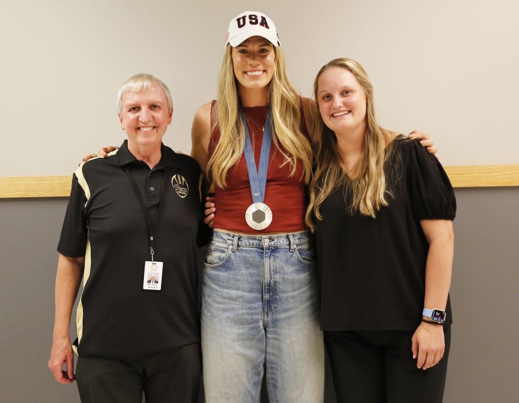 Annie Drews visits Penn Volleyball Team